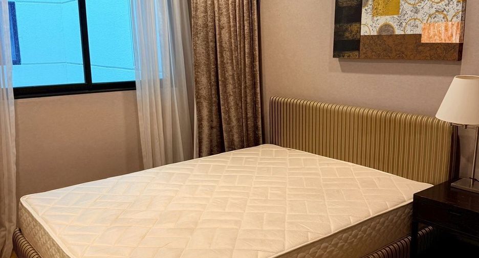 For rent 2 bedrooms condo in Sathon, Bangkok