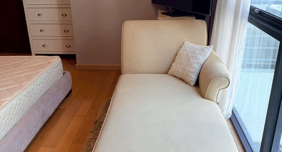 For rent 2 bedrooms condo in Sathon, Bangkok