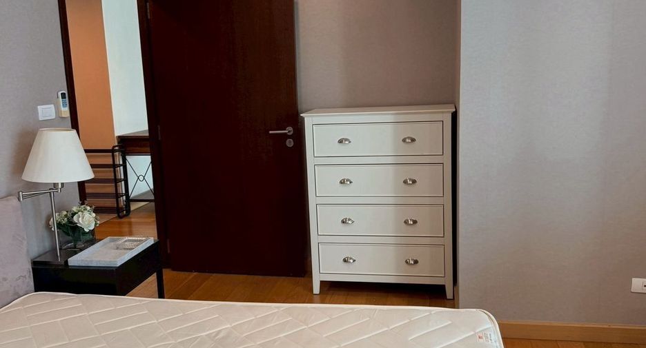 For rent 2 bedrooms condo in Sathon, Bangkok