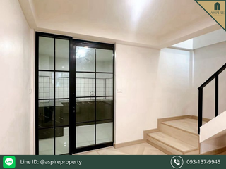 For sale 2 bedrooms townhouse in Phra Khanong, Bangkok