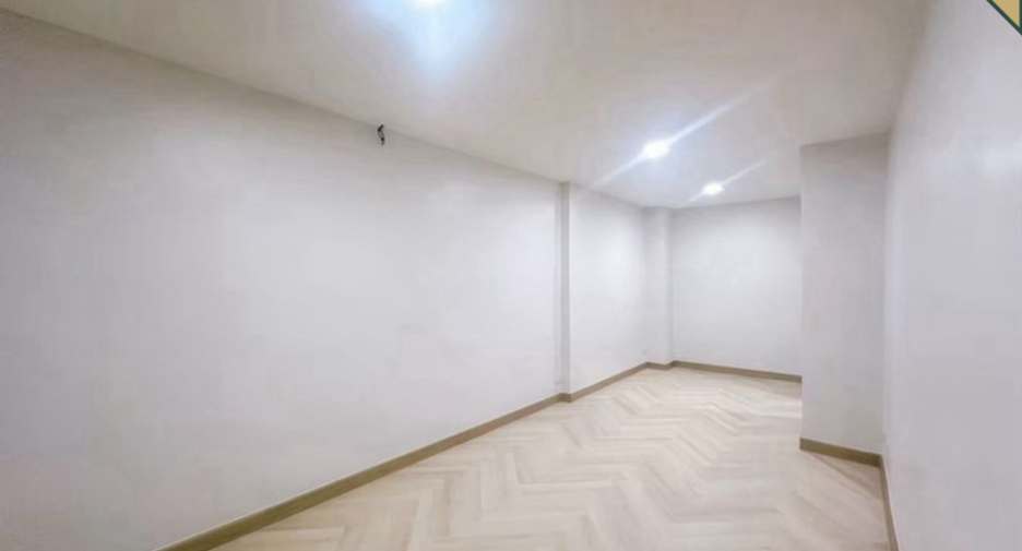 For sale 2 bedrooms townhouse in Phra Khanong, Bangkok