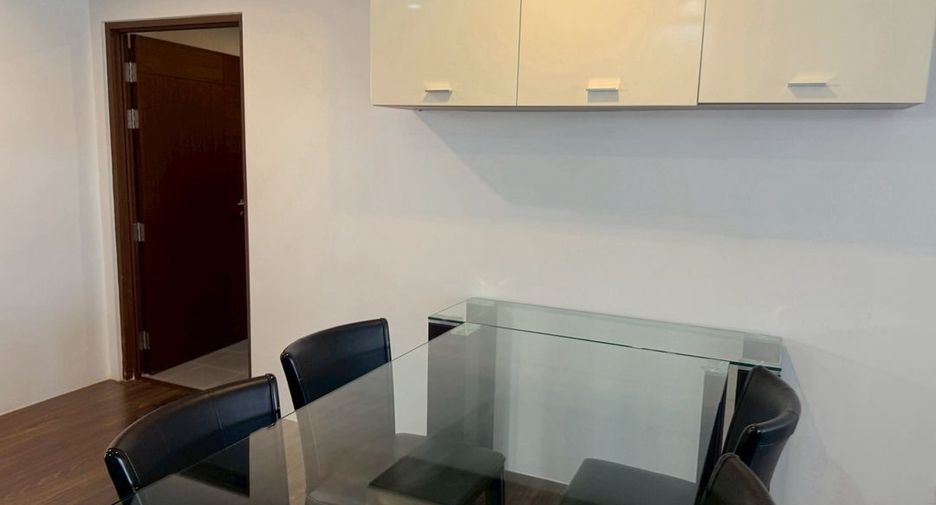 For rent 2 bedrooms condo in Sathon, Bangkok
