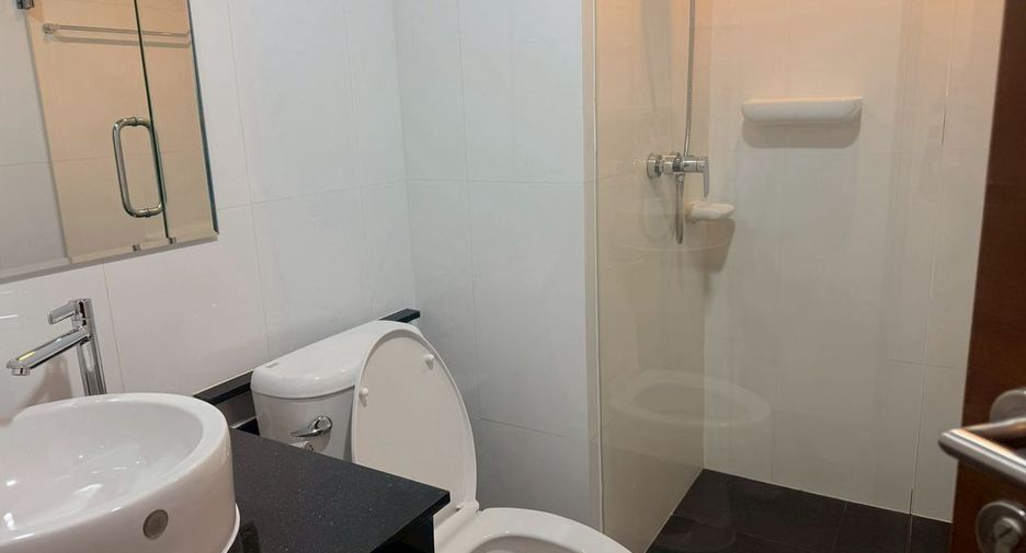 For rent 2 bedrooms condo in Sathon, Bangkok