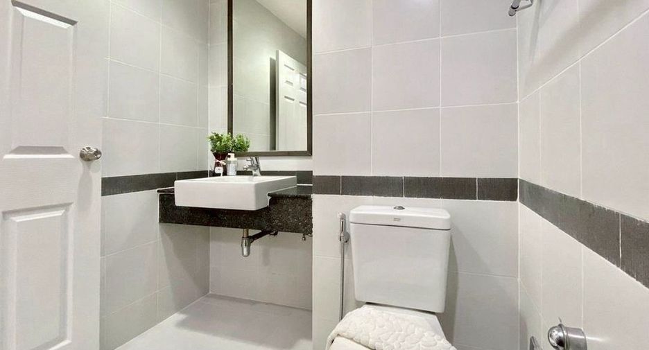 For sale 1 bed condo in Suan Luang, Bangkok