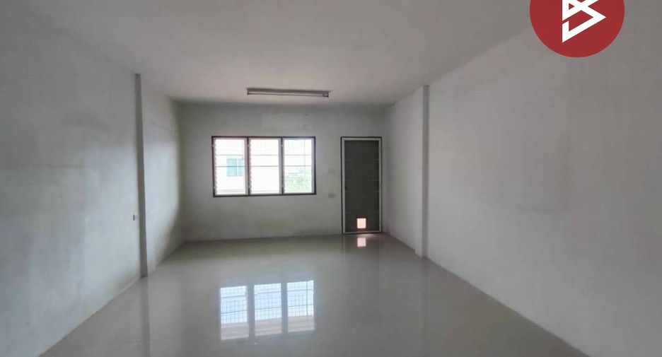 For sale 4 bedrooms retail Space in Mueang Chachoengsao, Chachoengsao