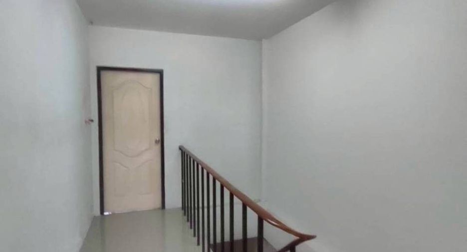 For sale 4 bedrooms retail Space in Mueang Chachoengsao, Chachoengsao