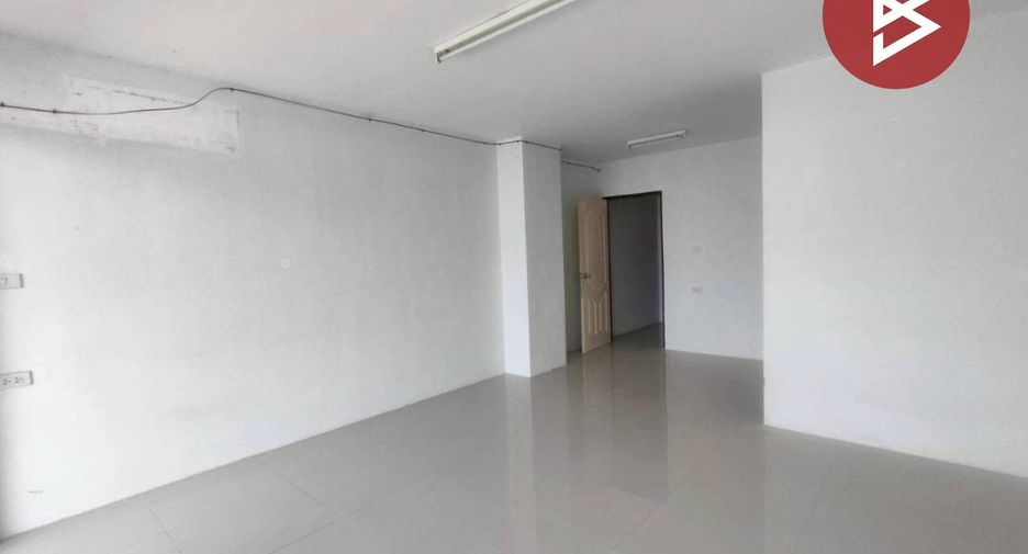 For sale 4 bedrooms retail Space in Mueang Chachoengsao, Chachoengsao