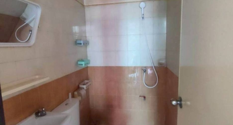 For sale 4 bedrooms retail Space in Mueang Chachoengsao, Chachoengsao