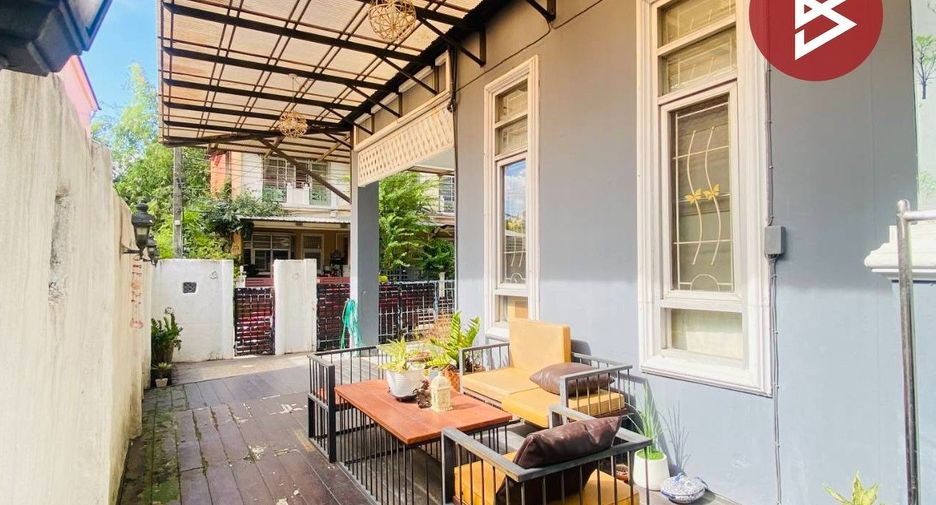 For sale 3 ベッドルーム townhouse in Prawet, Bangkok
