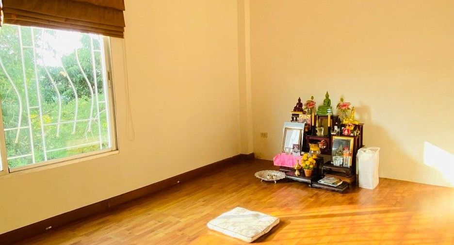 For sale 3 ベッドルーム townhouse in Prawet, Bangkok