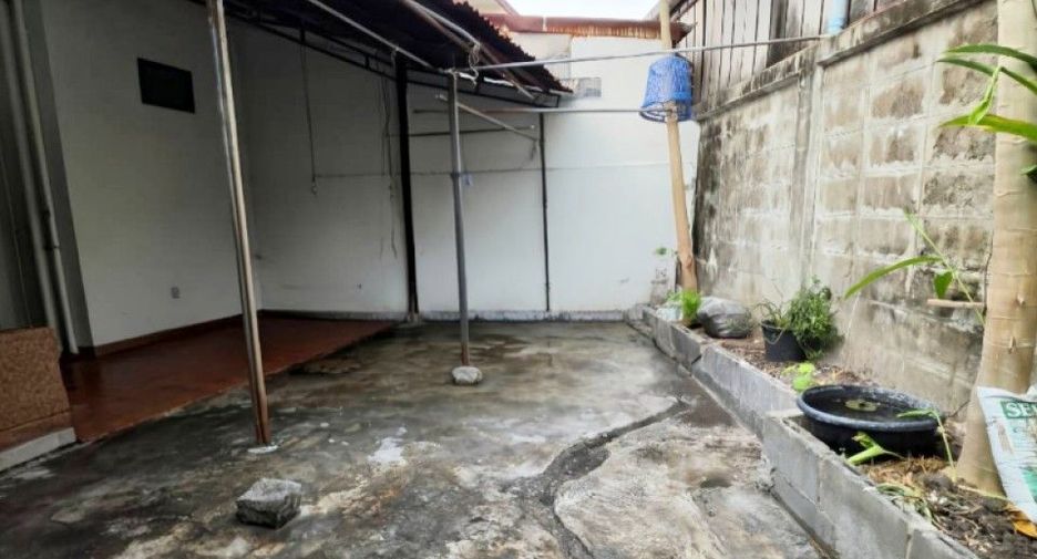 出售 3 卧室 联排别墅 在 Krathum Baen, Samut Sakhon