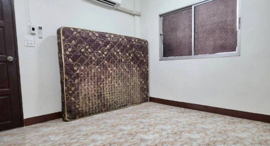 出售 3 卧室 联排别墅 在 Krathum Baen, Samut Sakhon