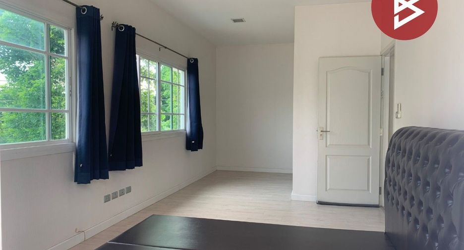 For sale 3 bedrooms house in Lat Krabang, Bangkok