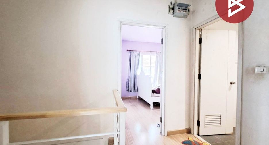 For sale 3 bedrooms townhouse in Min Buri, Bangkok