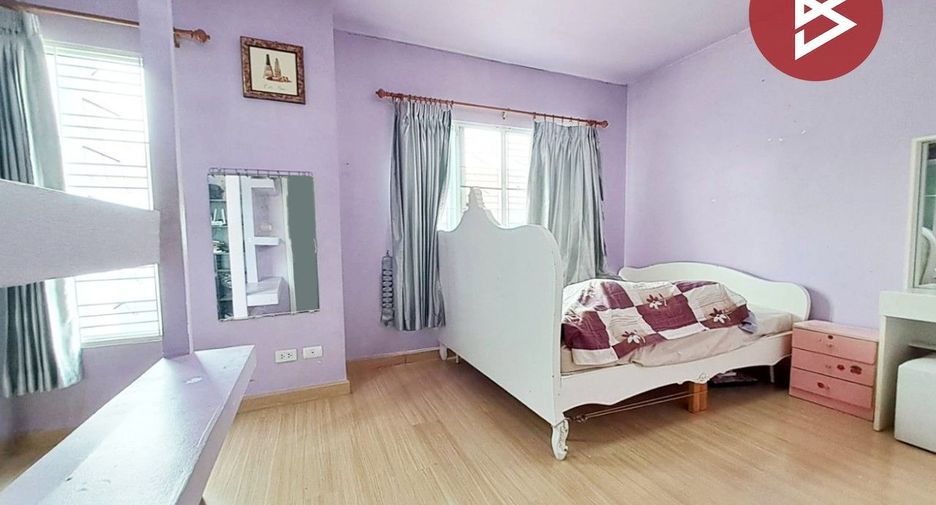 For sale 3 bedrooms townhouse in Min Buri, Bangkok