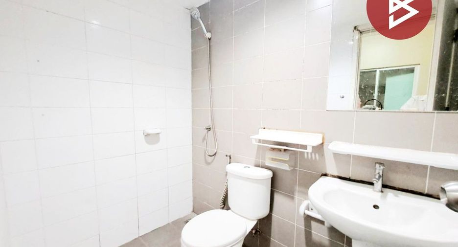 For sale 3 bedrooms townhouse in Min Buri, Bangkok
