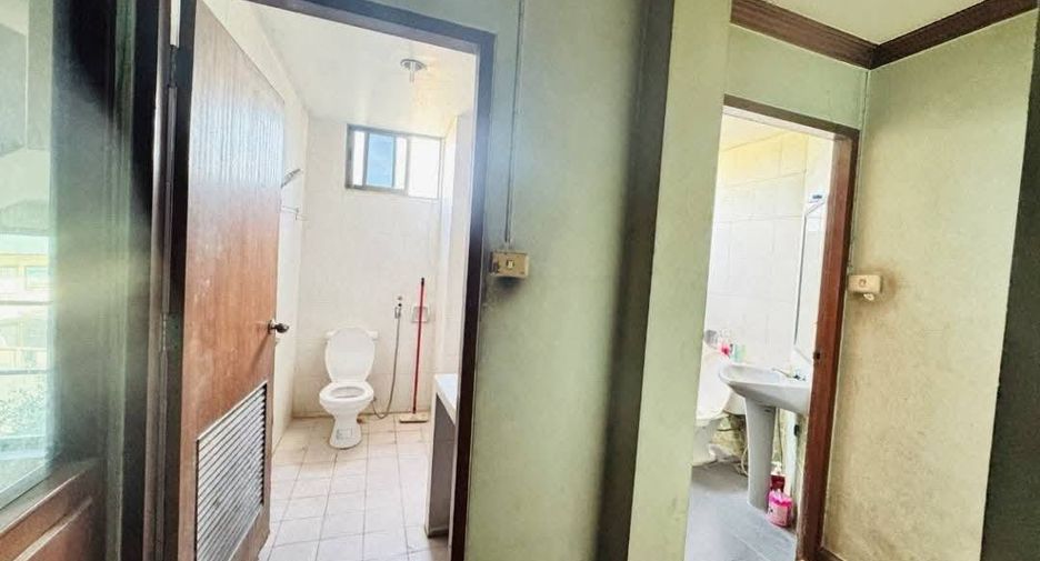 For sale 8 bedrooms retail Space in Central Pattaya, Pattaya