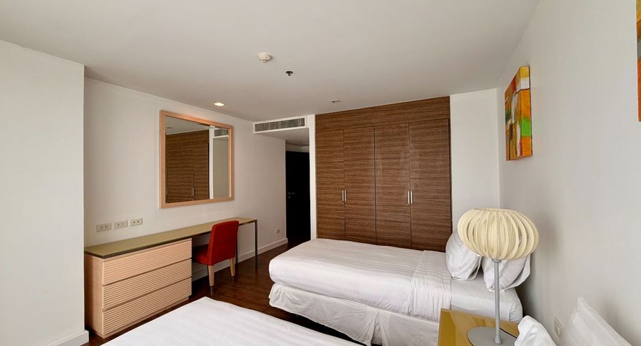 For rent 4 bedrooms serviced apartment in Pathum Wan, Bangkok