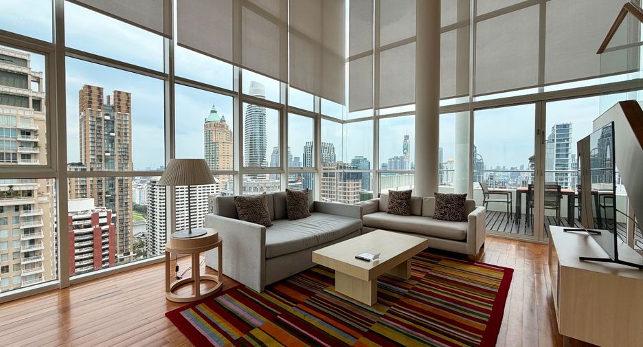 For rent 4 bedrooms serviced apartment in Pathum Wan, Bangkok