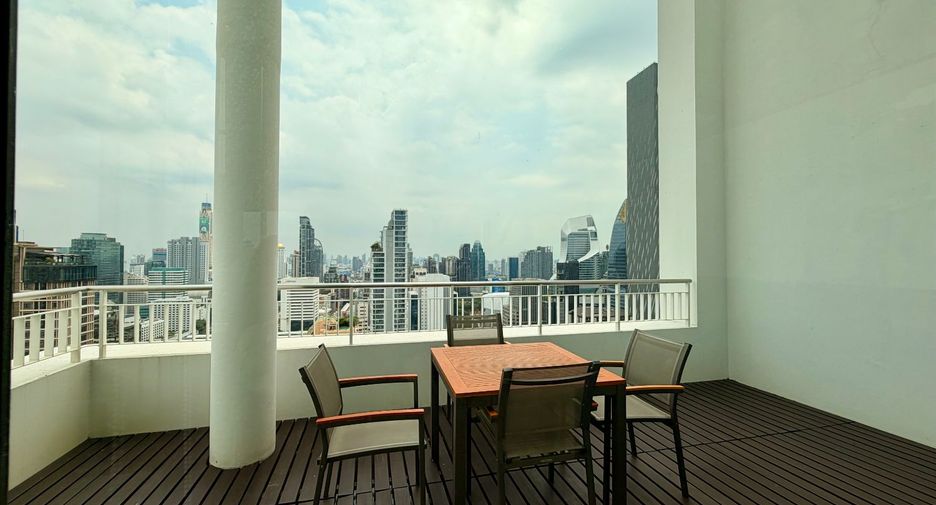 For rent 4 bedrooms serviced apartment in Pathum Wan, Bangkok
