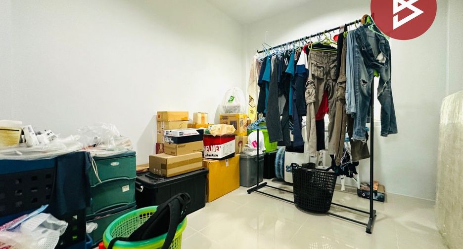 For sale 2 ベッドルーム townhouse in Mueang Samut Sakhon, Samut Sakhon