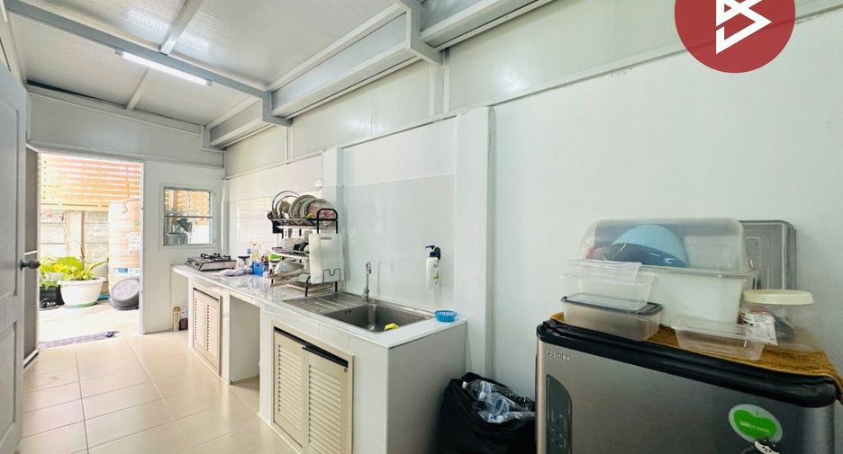For sale 2 ベッドルーム townhouse in Mueang Samut Sakhon, Samut Sakhon