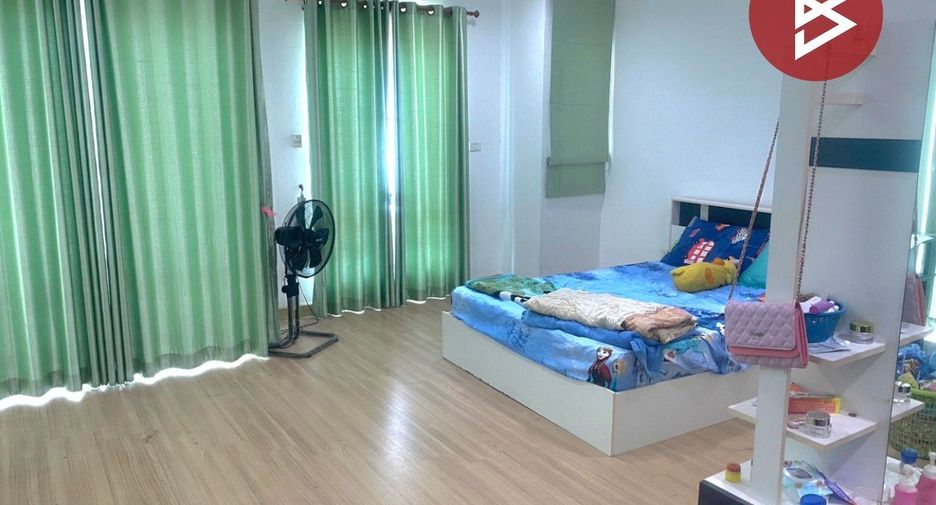 Reihenhaus zum Kauf mit 3 Zimmer in Si Racha, Chonburi