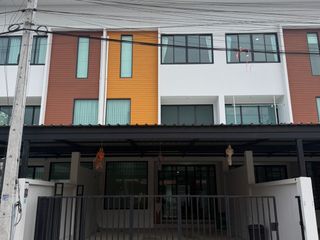 For Rent 2 Bedroom Townhouse In Mueang Chiang Mai