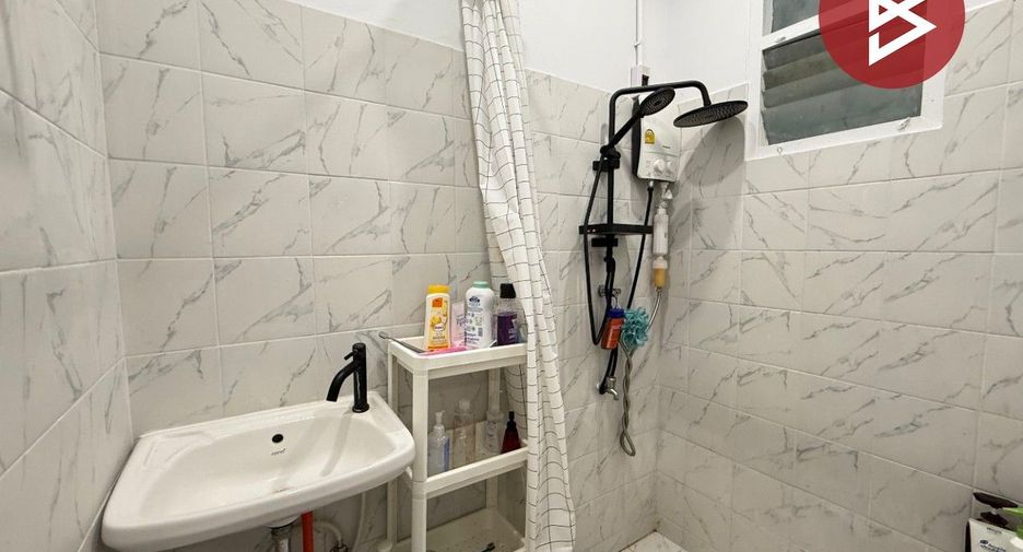 Casa en venta de 2 habitaciones en Sam Phran, Nakhon Pathom