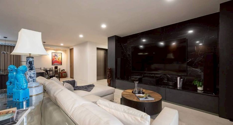 For sale 4 bedrooms house in Phaya Thai, Bangkok