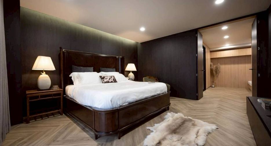 For sale 4 bedrooms house in Phaya Thai, Bangkok