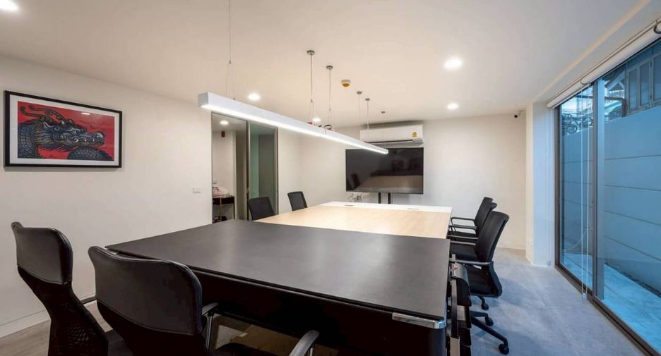 For sale 4 bedrooms house in Phaya Thai, Bangkok