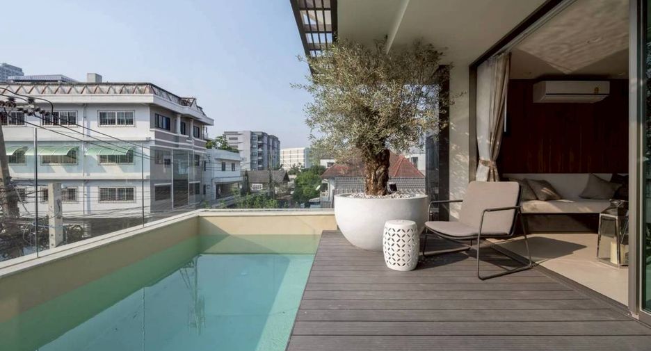 For sale 4 bedrooms house in Phaya Thai, Bangkok