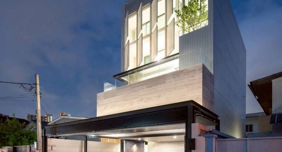 For sale 4 bedrooms house in Phaya Thai, Bangkok