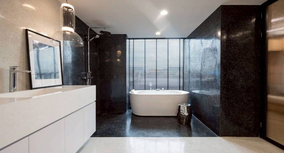 For sale 4 bedrooms house in Phaya Thai, Bangkok