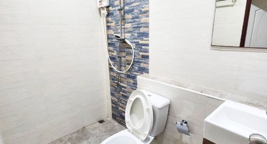 For sale 2 bedrooms townhouse in Ban Chang, Rayong