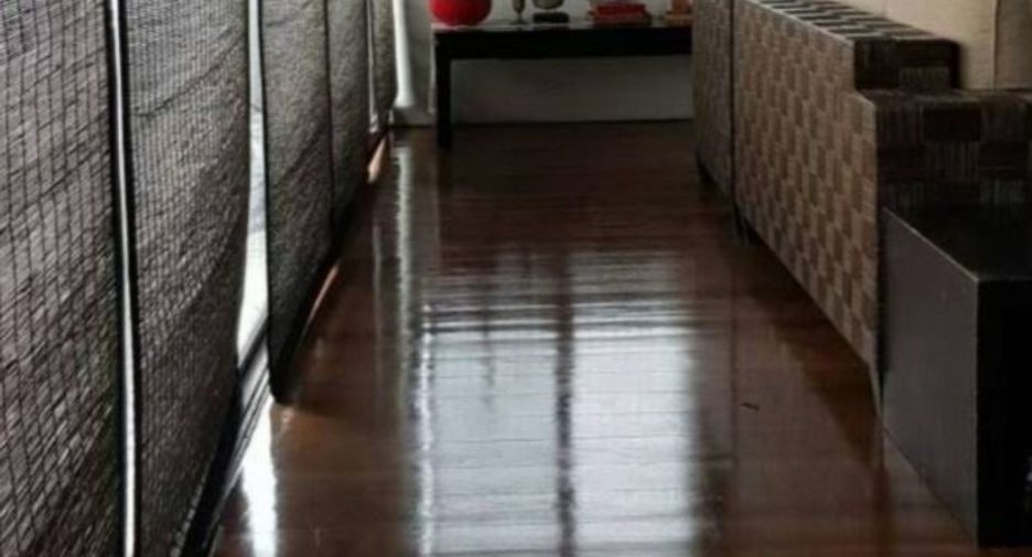 For sale 4 bedrooms condo in Watthana, Bangkok