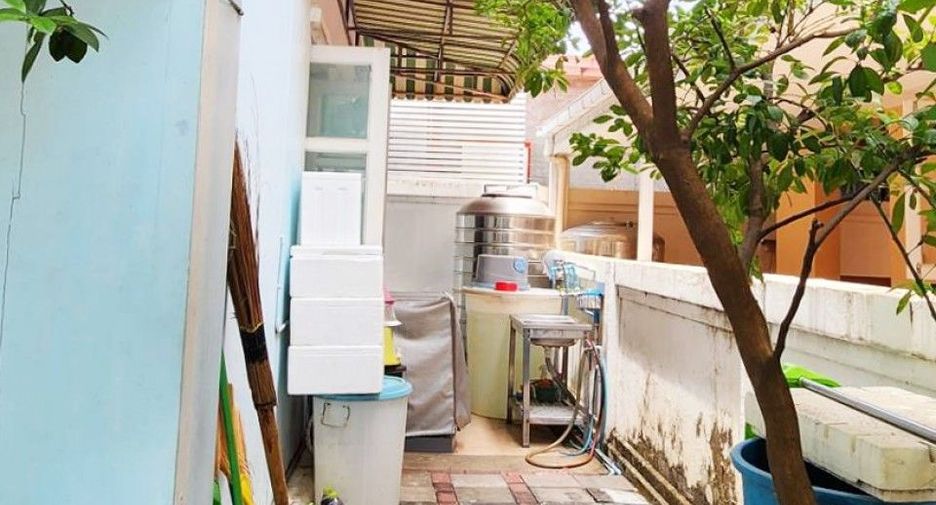 For sale 4 bedrooms house in Khlong Luang, Pathum Thani