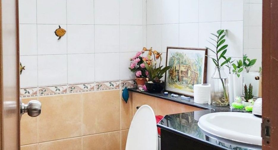 For sale 4 bedrooms house in Khlong Luang, Pathum Thani