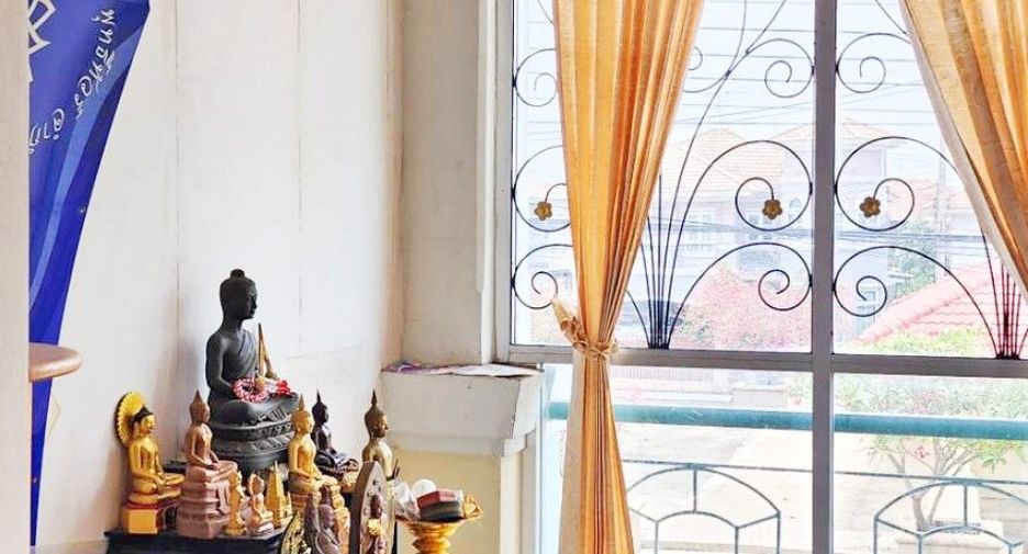 For sale 4 bedrooms house in Khlong Luang, Pathum Thani