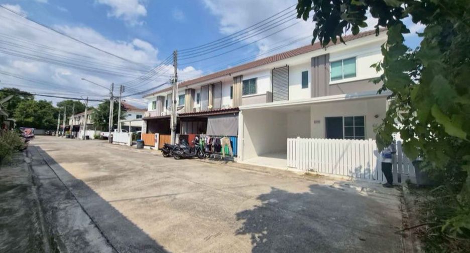 For sale 3 bedrooms townhouse in East Pattaya, Pattaya