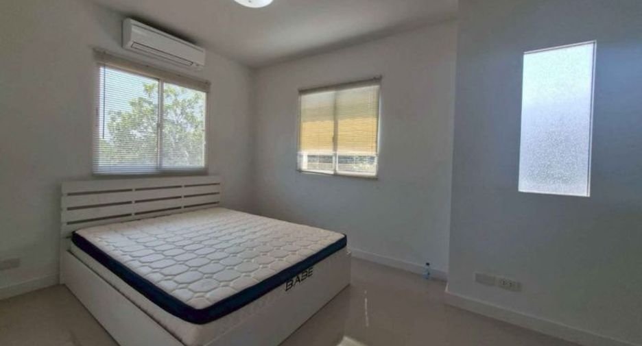 For sale 3 bedrooms townhouse in East Pattaya, Pattaya