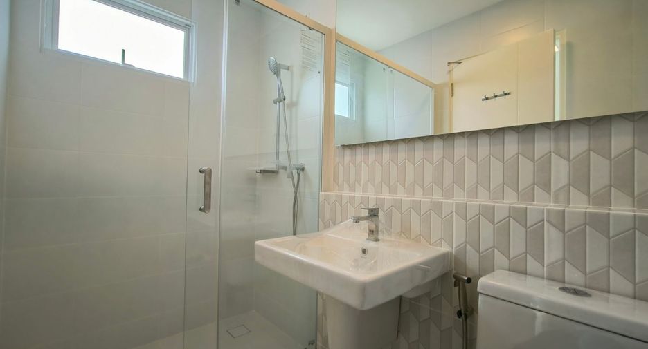 For rent and for sale 2 bedrooms townhouse in Bang Phli, Samut Prakan