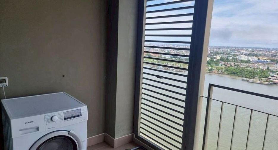 For rent 3 bedrooms condo in Yan Nawa, Bangkok