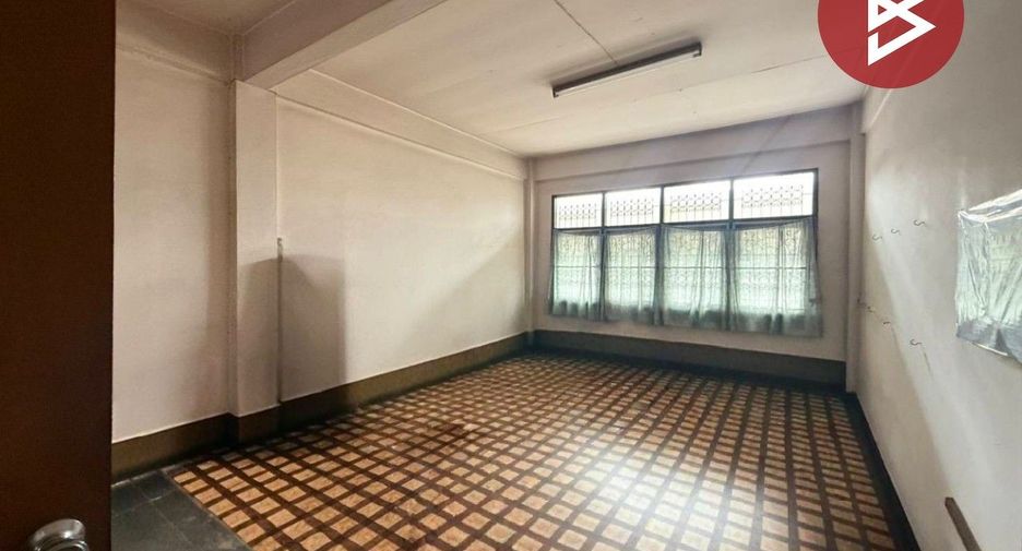 For sale 4 bedrooms retail Space in Bang Sue, Bangkok