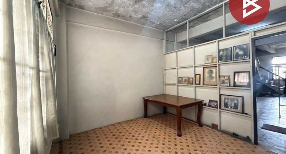 For sale 4 bedrooms retail Space in Bang Sue, Bangkok