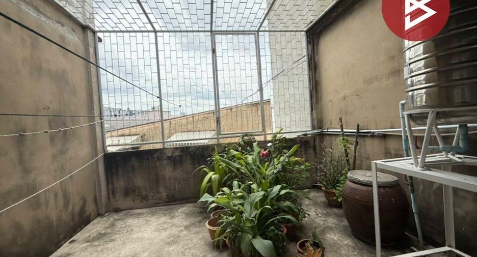 For sale 4 bedrooms retail Space in Bang Sue, Bangkok