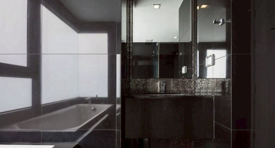 Condo en alquiler y en venta de 2 habitaciones en Khlong Toei, Bangkok
