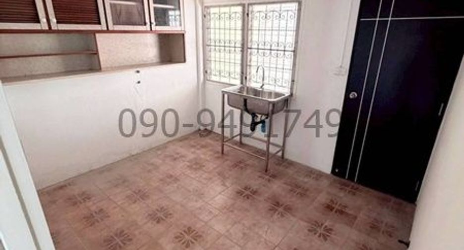 For rent 2 bedrooms townhouse in Phasi Charoen, Bangkok