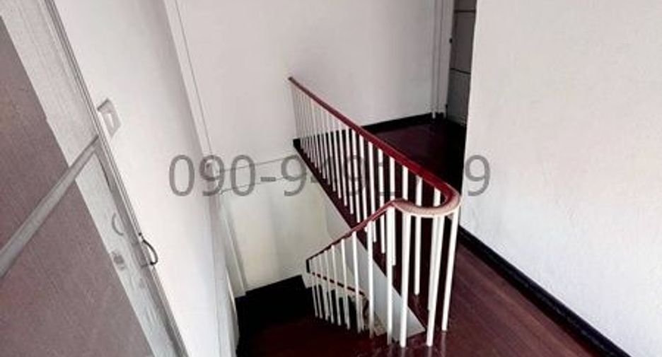 For rent 2 bedrooms townhouse in Phasi Charoen, Bangkok